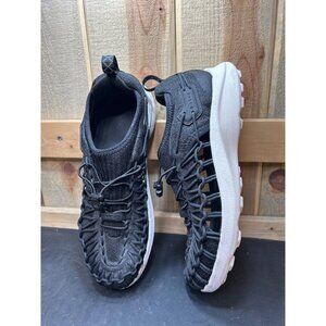 Keen Womens UNEEK Black Sneaker Sandal Size 8 With Eco Anti-Odor Footbed
